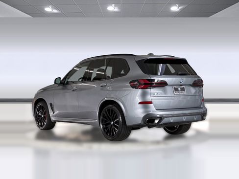 Certified 2025 BMW X5 xDrive40i w/ M Sport Package AWD/4WD image 3