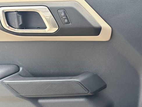 Used 2025 Ford Bronco Big Bend w/ Black Diamond Package image 19