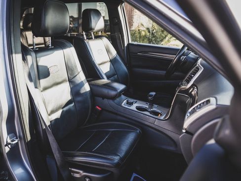 Used 2015 Jeep Grand Cherokee Overland image 38