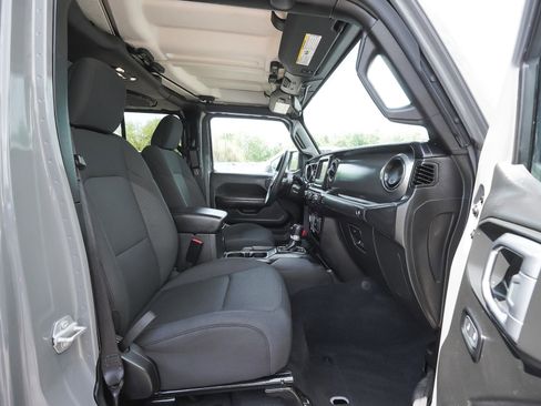 Used 2023 Jeep Gladiator Sport AWD/4WD image 38