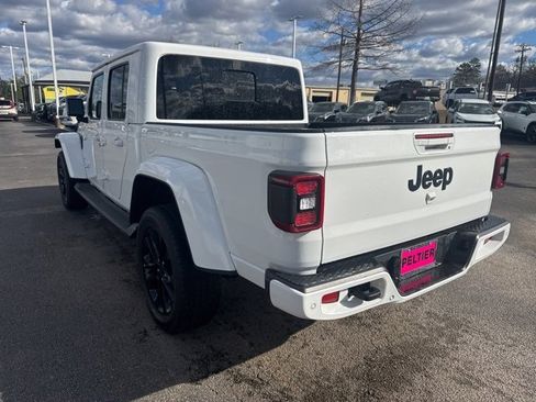 Used 2023 Jeep Gladiator Overland image 5