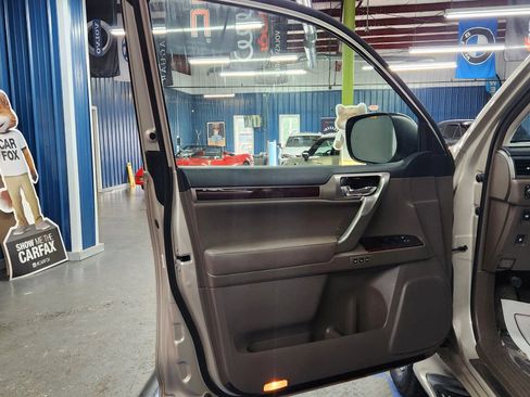 Used 2016 Lexus GX 460 Luxury image 5