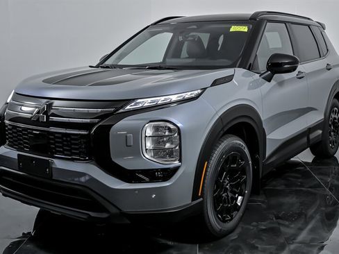 New 2025 Mitsubishi Outlander Trail image 5