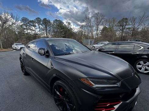Used 2020 Lamborghini Urus image 3