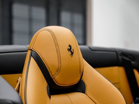 Used 2016 Ferrari California T image 58