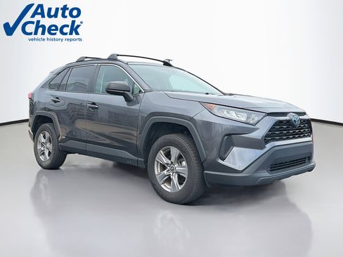 Used 2022 Toyota RAV4 LE AWD/4WD image 1