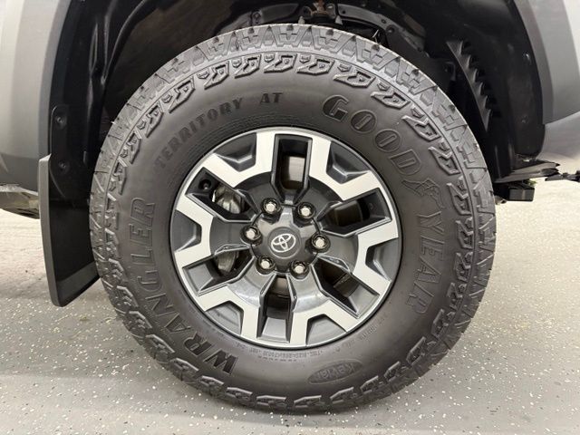 Used 2023 Toyota Tacoma TRD Off-Road AWD/4WD image 22