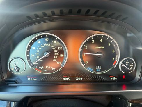 Used 2017 BMW X5 xDrive40e image 10