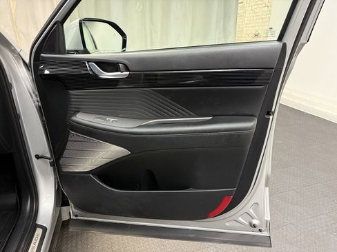 Used 2024 Hyundai Palisade Calligraphy image 18