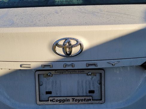 Used 2022 Toyota Camry LE image 20