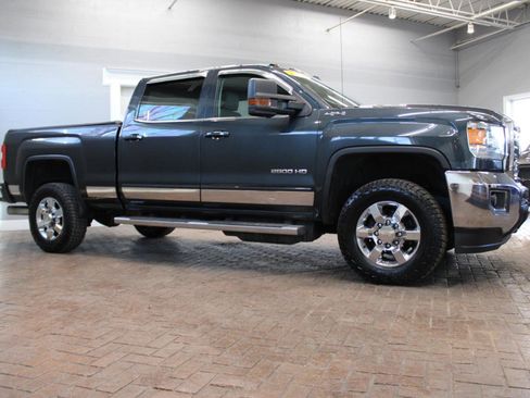 Used 2019 GMC Sierra 2500 SLE w/ SLE Preferred Package image 6