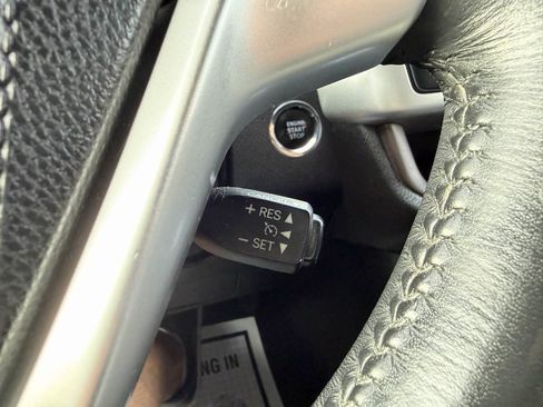 Used 2015 Toyota Highlander Limited AWD/4WD image 26