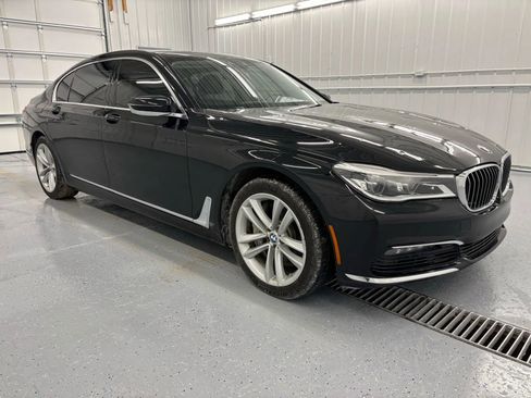 Used 2018 BMW 750i xDrive AWD/4WD image 11