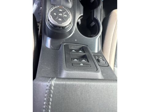 Used 2024 Ford Bronco Wildtrak AWD/4WD image 23