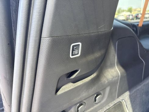 Used 2025 Jeep Grand Wagoneer L Series III w/ Rear Seat Video Group 1 AWD/4WD image 13