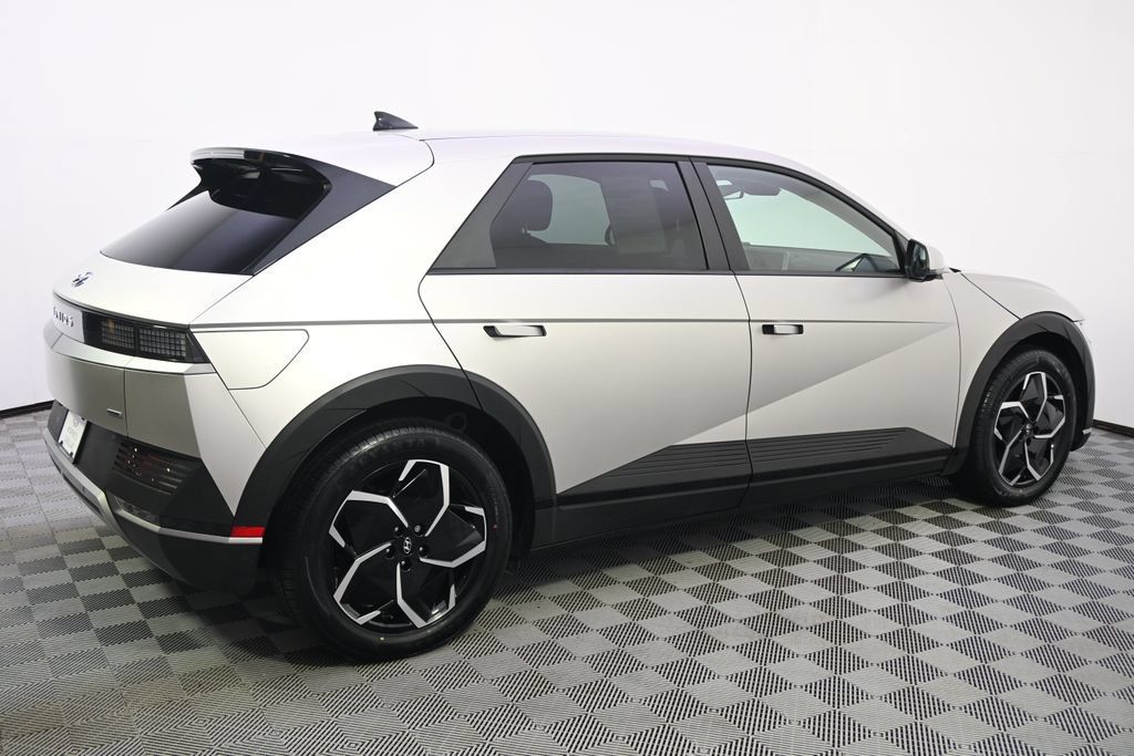 Used 2024 Hyundai Ioniq 5 SEL AWD/4WD image 7