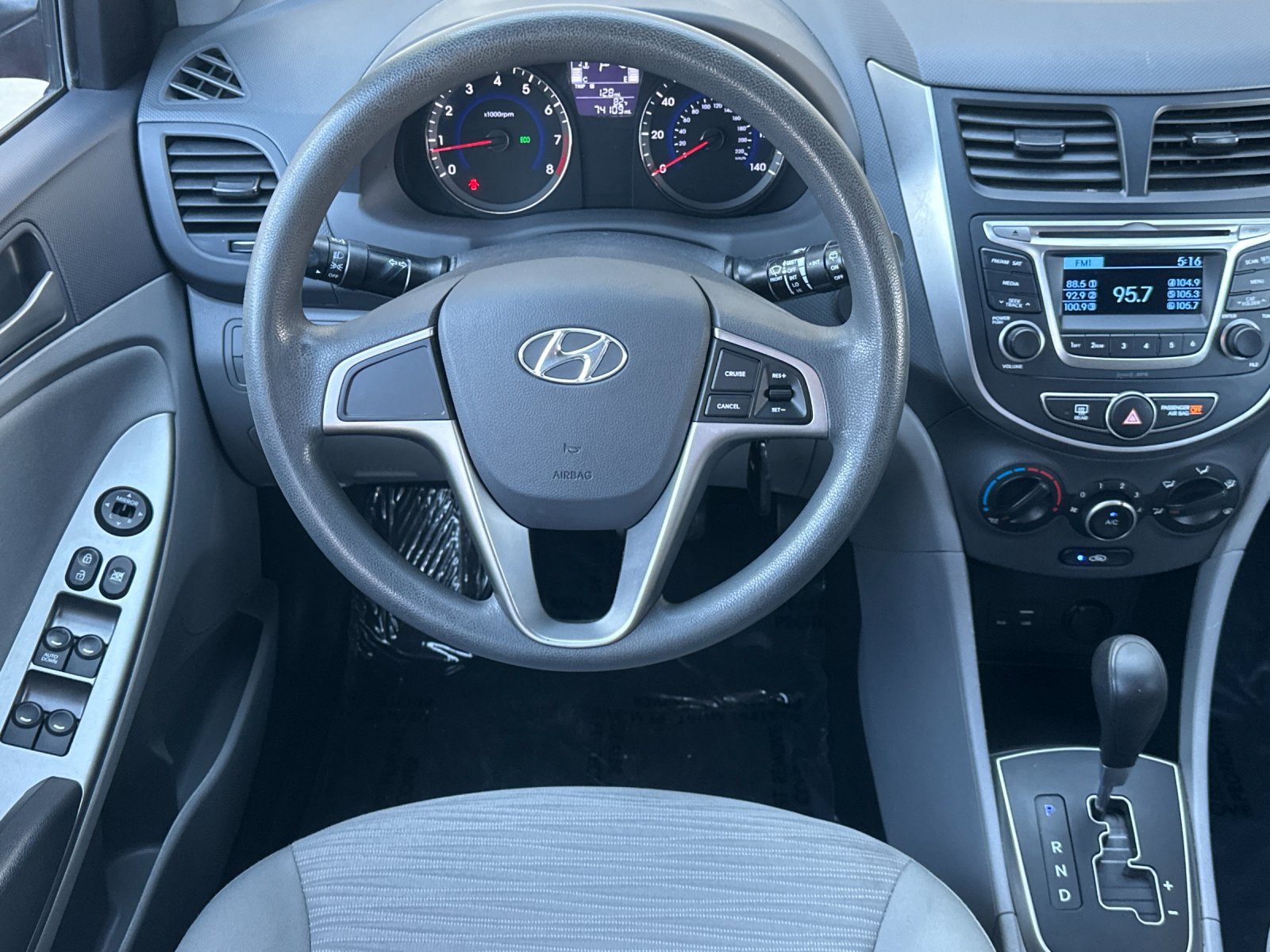 Used 2016 Hyundai Accent SE FWD image 14