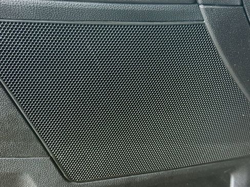 Used 2017 Chevrolet Equinox LT w/ Convenience Package image 21