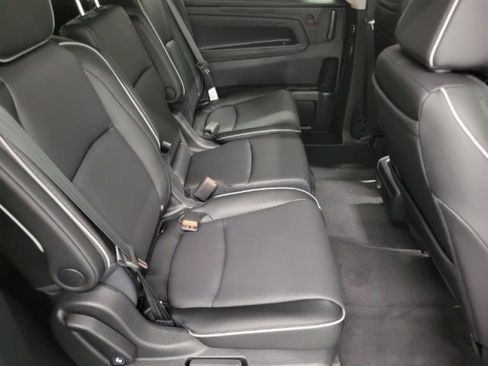 New 2026 Honda Odyssey Touring image 6
