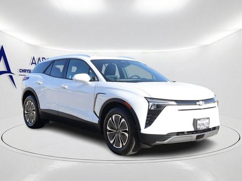 Used 2024 Chevrolet Blazer EV LT AWD/4WD image 3