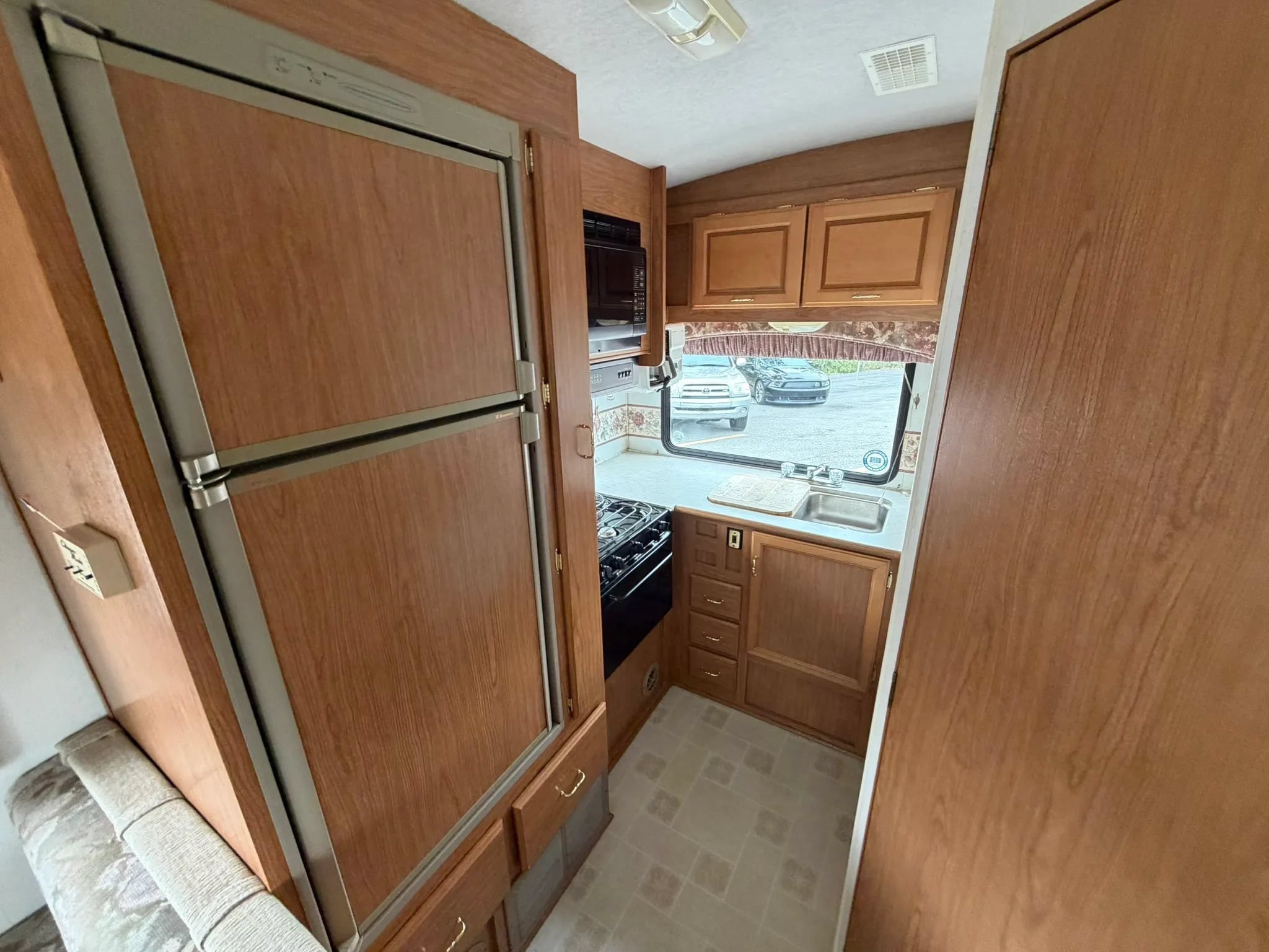 Used 1998 Ford E-350 and Econoline 350 RWD image 25