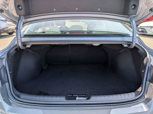 Used 2025 Hyundai Elantra Limited image 33