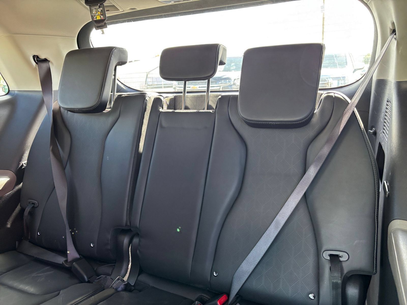 Used 2026 Kia Carnival FWD image 30