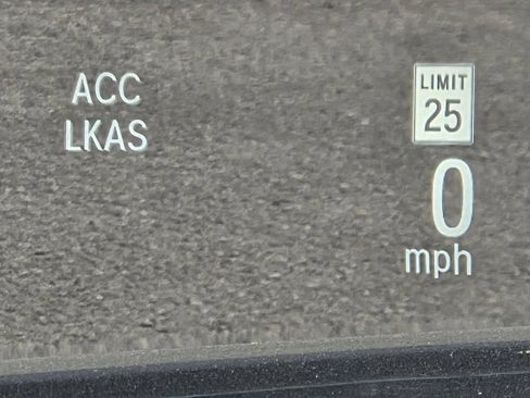 Used 2018 Honda Accord Touring image 19