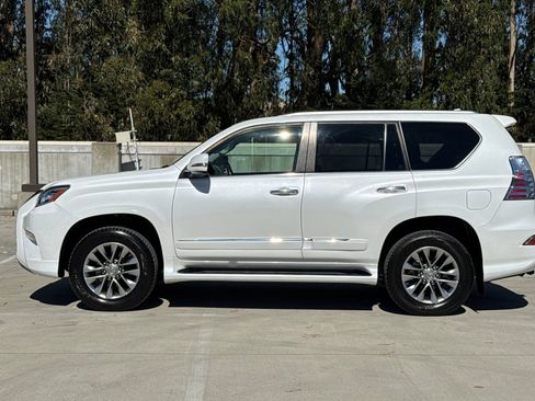 Used 2019 Lexus GX 460 Luxury image 2