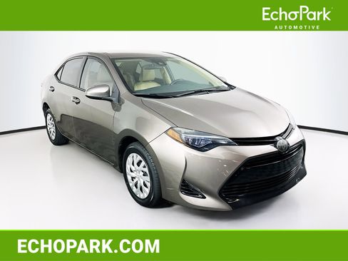 Used 2017 Toyota Corolla LE image 1