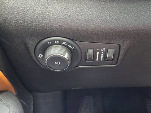 Used 2025 Jeep Compass Limited AWD/4WD image 29