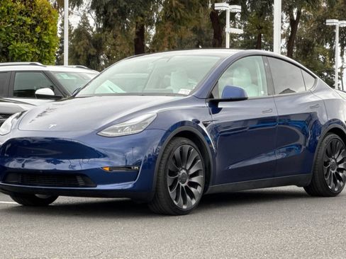 Used 2022 Tesla Model Y Performance AWD/4WD image 9