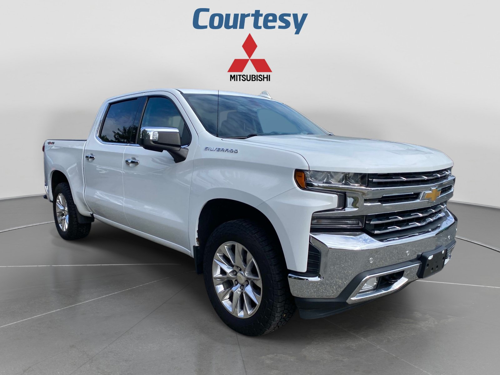 Used 2020 Chevrolet Silverado 1500 LTZ w/ LTZ Plus Package AWD/4WD image 8
