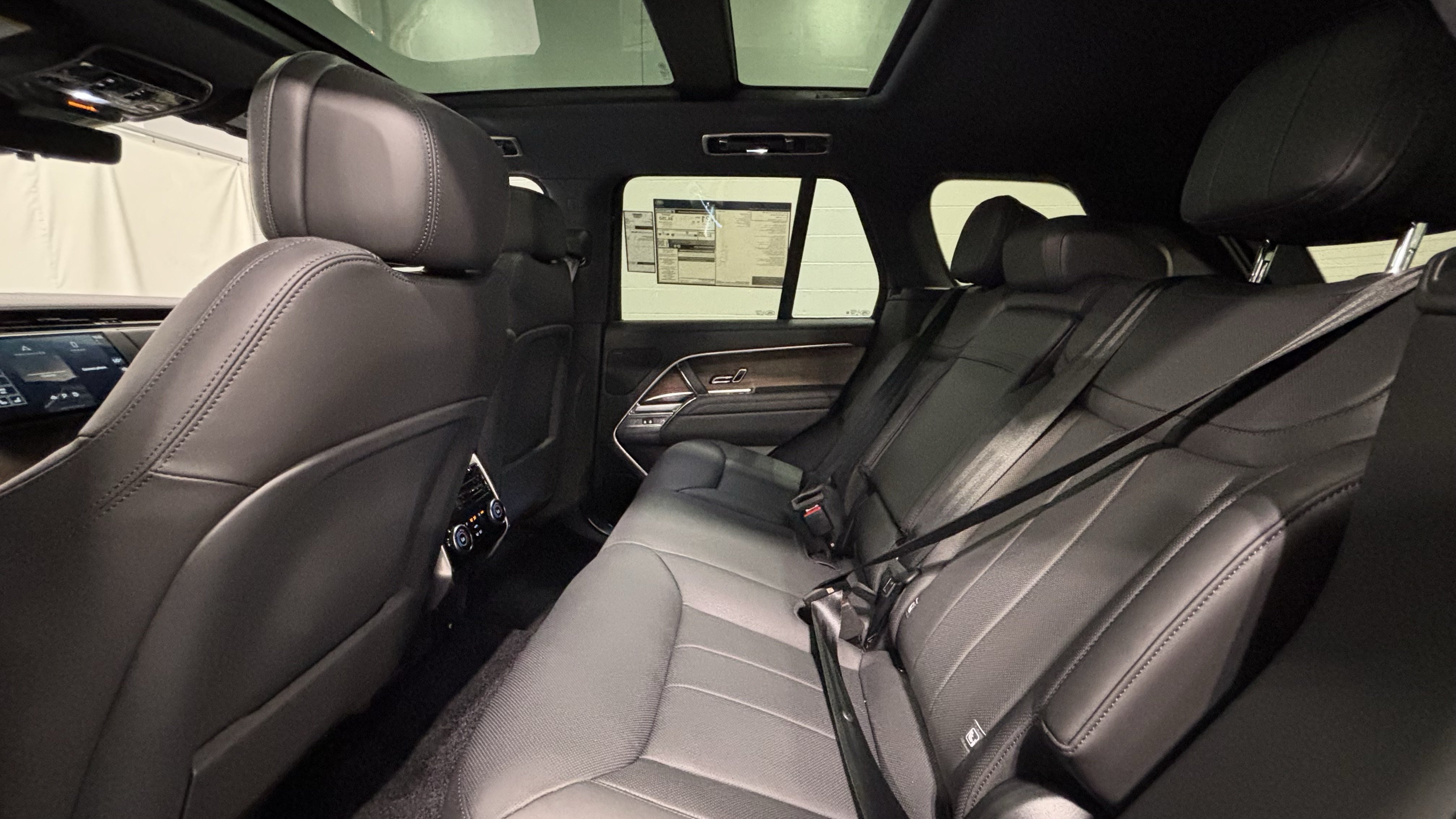New 2026 Land Rover Range Rover SE AWD/4WD image 6