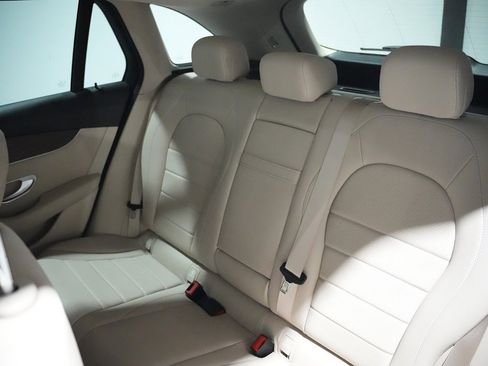 Used 2021 Mercedes-Benz GLC 300 4MATIC image 13