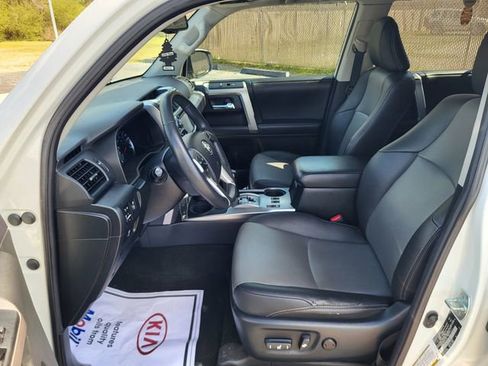 Used 2019 Toyota 4Runner SR5 Premium image 11