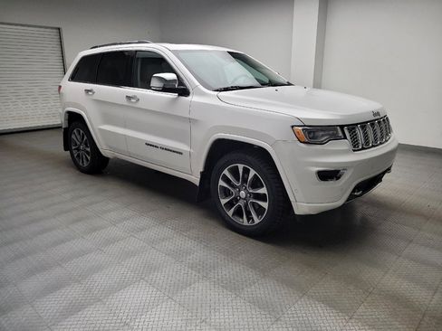 Used 2018 Jeep Grand Cherokee Overland AWD/4WD image 11