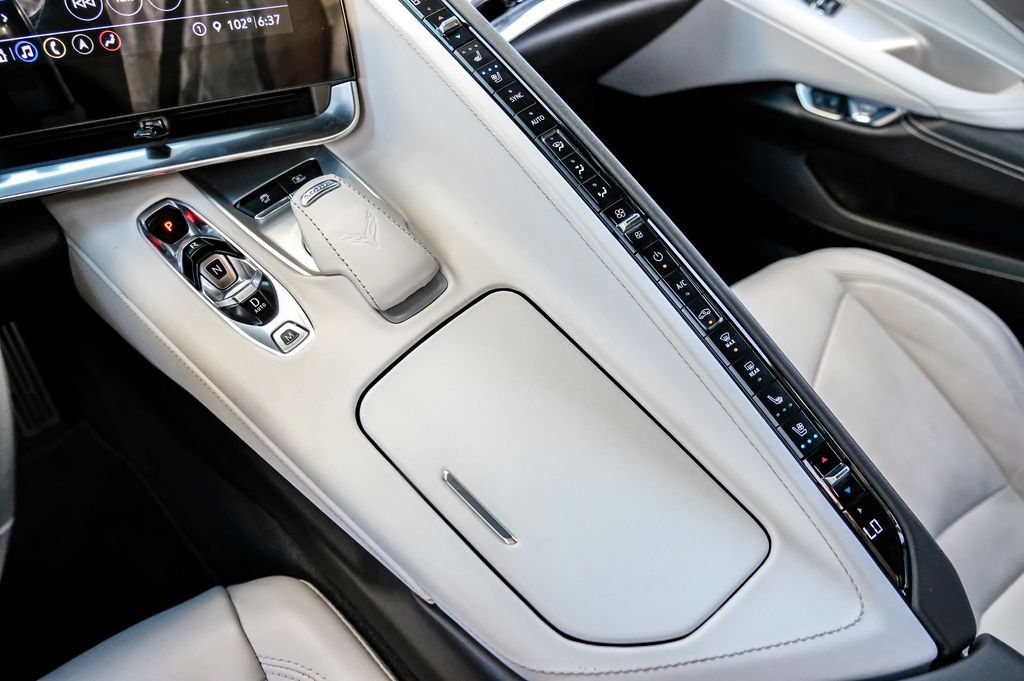 Used 2020 Chevrolet Corvette Stingray Preferred Cpe w/ 2LT Preferred Equipment Group RWD image 18