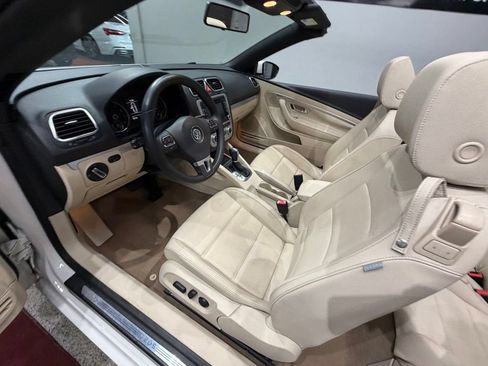 Used 2013 Volkswagen Eos Komfort FWD image 22