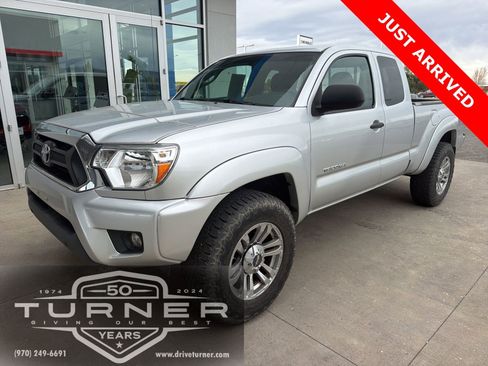 Used 2013 Toyota Tacoma 4x4 Access Cab V6 w/ TRD Off-Road Pkg image 4