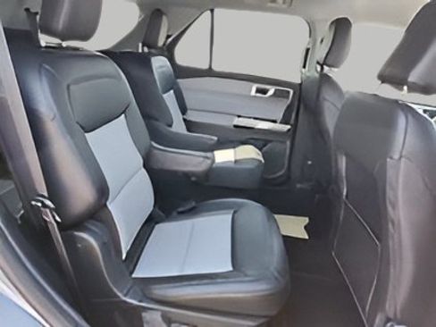 Certified 2023 Ford Explorer XLT w/ Equipment Group 202A AWD/4WD image 5