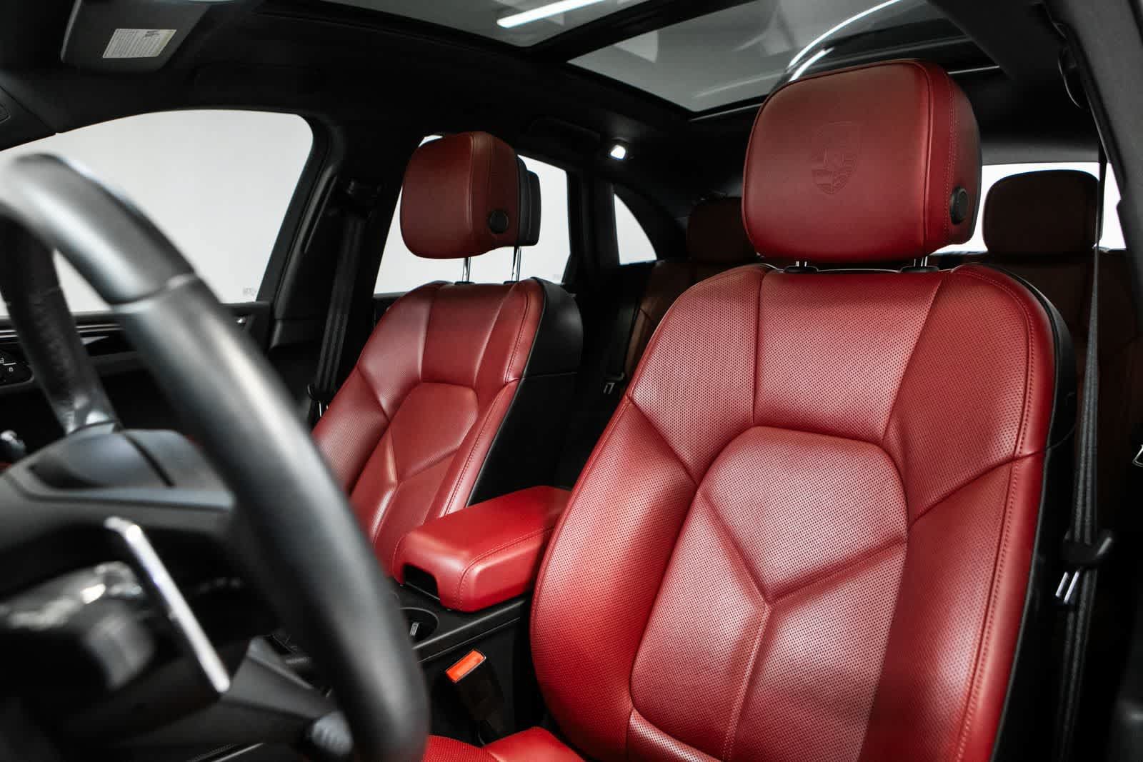 Used 2023 Porsche Macan AWD/4WD image 5