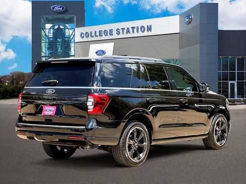 Certified 2023 Ford Expedition Limited RWD image 7