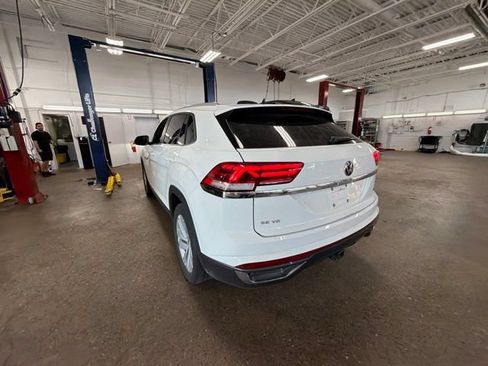 Used 2023 Volkswagen Atlas Cross Sport SE w/ Panoramic Sunroof Package AWD/4WD image 9