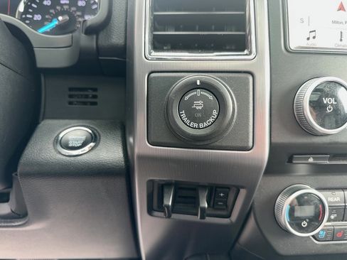 Used 2018 Ford Expedition Platinum AWD/4WD image 27