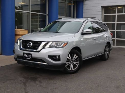 Used 2018 Nissan Pathfinder SL AWD/4WD image 1