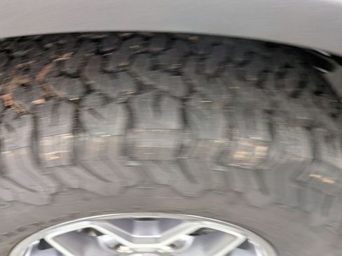 Used 2024 Ford Bronco Badlands image 11