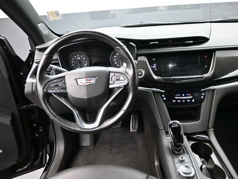 Certified 2023 Cadillac XT6 Sport w/ Technology Package AWD/4WD image 13