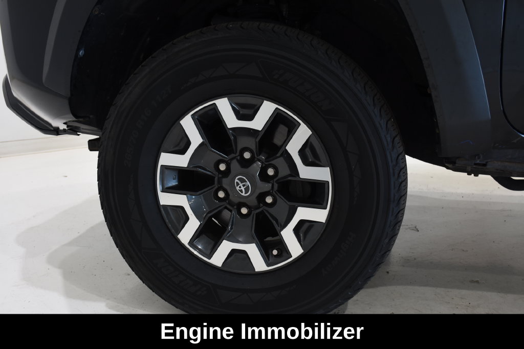 Used 2020 Toyota Tacoma TRD Off-Road AWD/4WD image 9