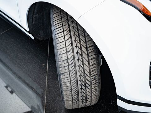 Used 2023 Land Rover Range Rover Evoque R-Dynamic SE image 44